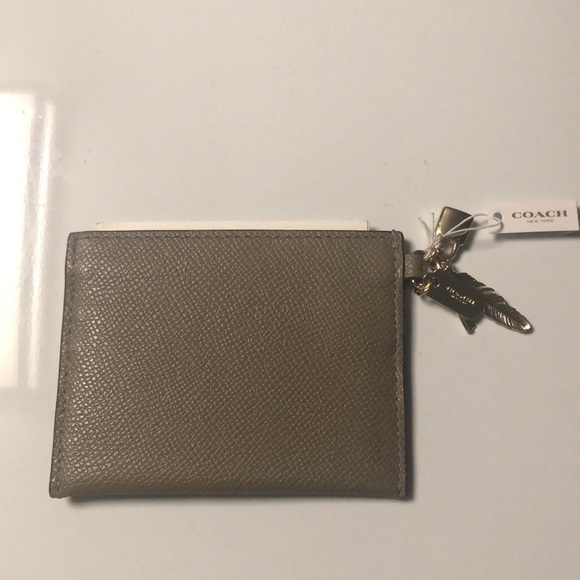 New with Tags Coach ID/Credit Card/Bill Holder - Picture 2 of 4